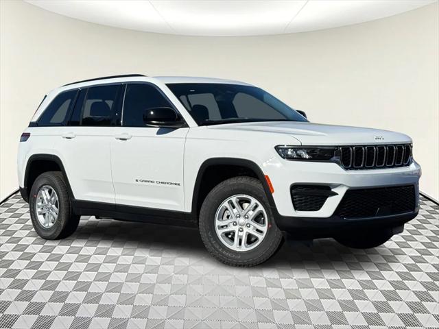 2025 Jeep Grand Cherokee GRAND CHEROKEE LAREDO 4X4
