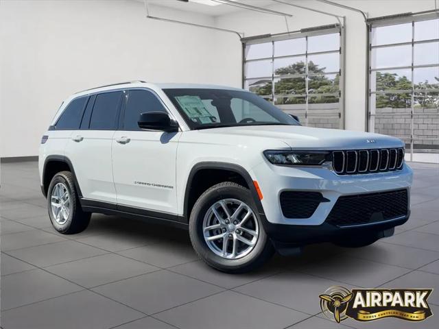2025 Jeep Grand Cherokee GRAND CHEROKEE LAREDO X 4X4 2025 Jeep Grand Cherokee GRAND CHEROKEE LAREDO X 4X4