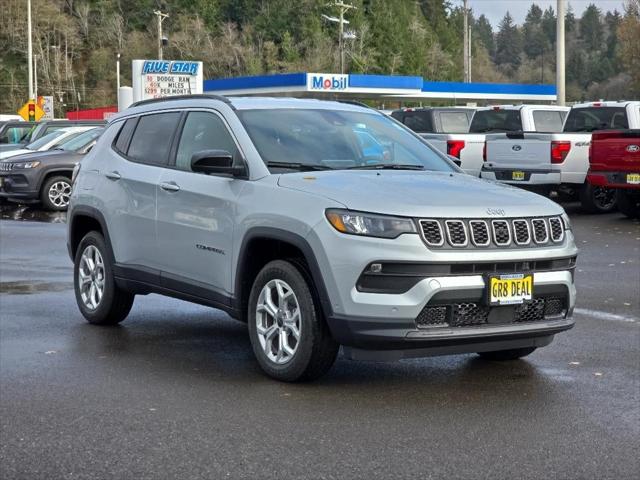 2025 Jeep Compass COMPASS LATITUDE 4X4