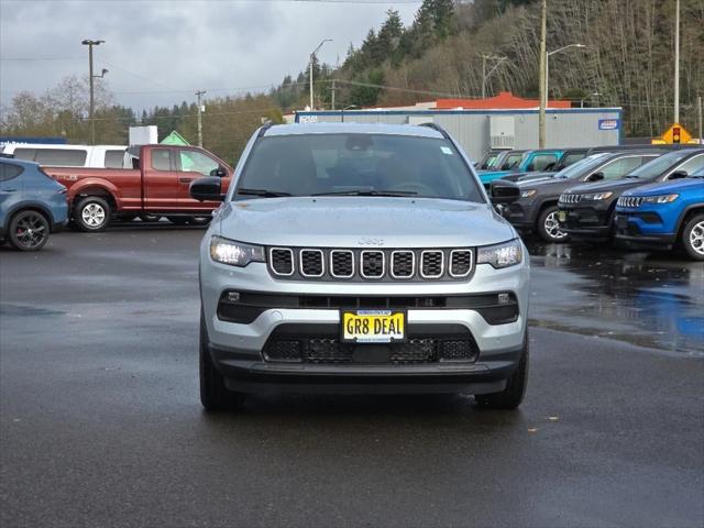 2025 Jeep Compass COMPASS LATITUDE 4X4