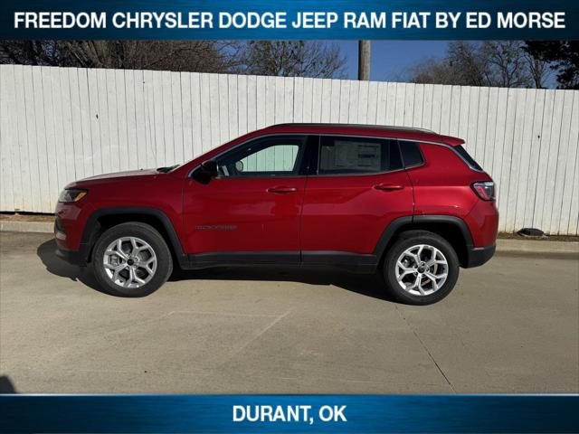 2025 Jeep Compass COMPASS LATITUDE 4X4
