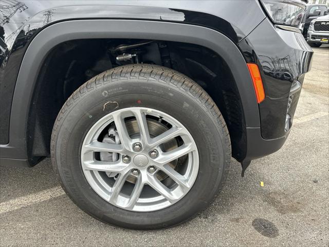 2025 Jeep Grand Cherokee GRAND CHEROKEE LAREDO X 4X2