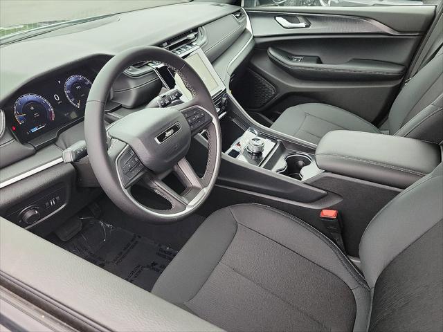 2025 Jeep Grand Cherokee GRAND CHEROKEE LAREDO X 4X2