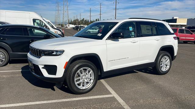 2025 Jeep Grand Cherokee GRAND CHEROKEE LAREDO X 4X2