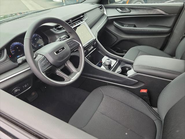 2025 Jeep Grand Cherokee GRAND CHEROKEE LAREDO X 4X2