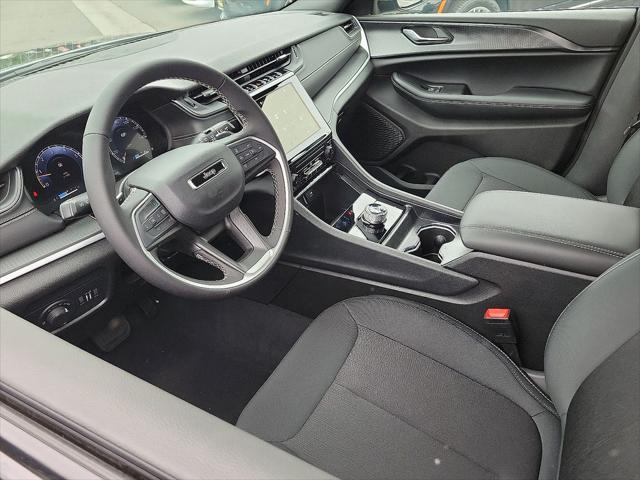 2025 Jeep Grand Cherokee GRAND CHEROKEE LAREDO X 4X2