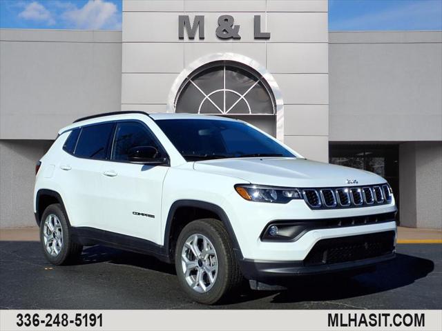 2025 Jeep Compass COMPASS LATITUDE 4X4