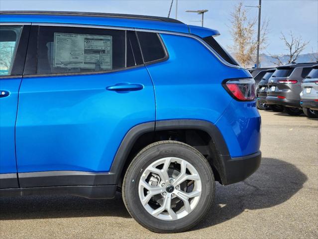 2025 Jeep Compass COMPASS LATITUDE 4X4