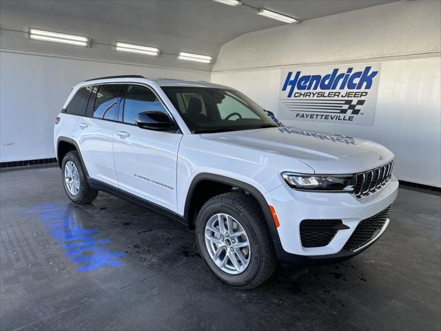 2025 Jeep Grand Cherokee GRAND CHEROKEE LAREDO X 4X4