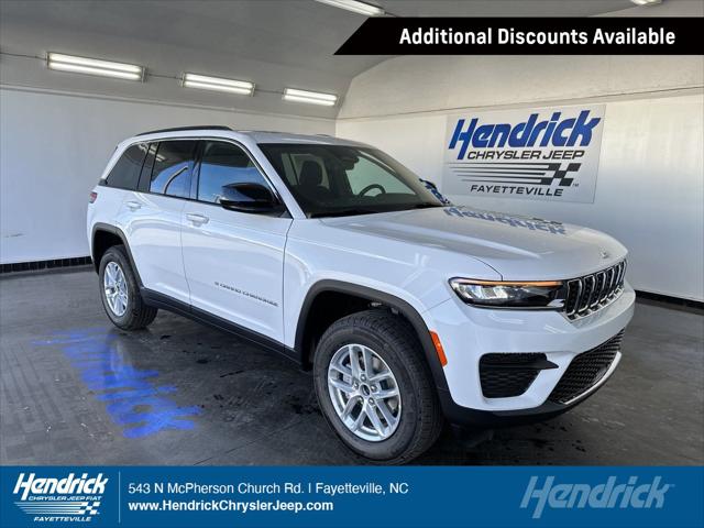 2025 Jeep Grand Cherokee GRAND CHEROKEE LAREDO X 4X4