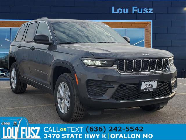 2025 Jeep Grand Cherokee GRAND CHEROKEE LAREDO X 4X4