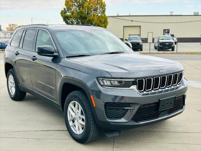2025 Jeep Grand Cherokee GRAND CHEROKEE LAREDO X 4X4