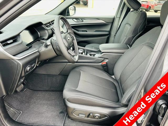 2025 Jeep Grand Cherokee GRAND CHEROKEE LAREDO X 4X4
