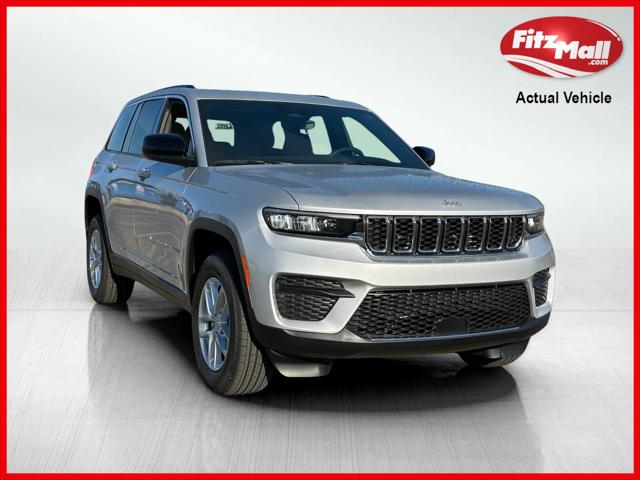 2025 Jeep Grand Cherokee GRAND CHEROKEE LAREDO X 4X4