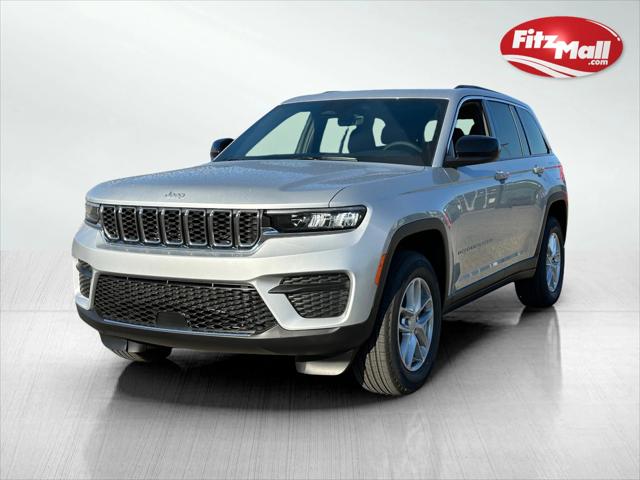 2025 Jeep Grand Cherokee GRAND CHEROKEE LAREDO X 4X4