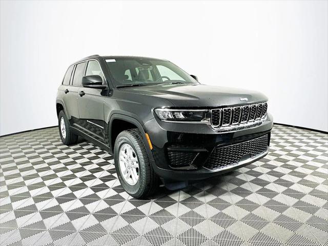 2025 Jeep Grand Cherokee GRAND CHEROKEE LAREDO 4X4