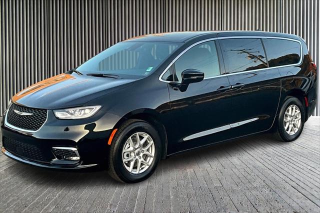 2025 Chrysler Pacifica PACIFICA SELECT