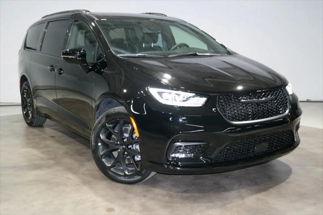 2025 Chrysler Pacifica PACIFICA LIMITED AWD