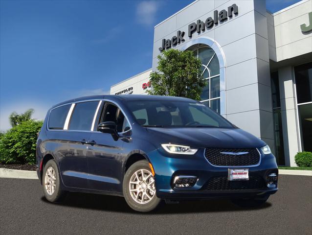 2025 Chrysler Pacifica PACIFICA SELECT