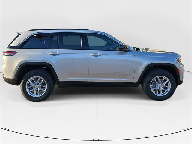 2025 Jeep Grand Cherokee GRAND CHEROKEE LAREDO X 4X2