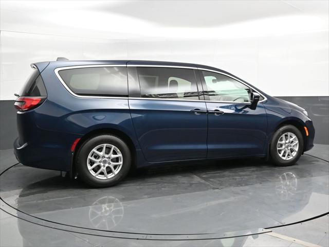 2025 Chrysler Pacifica PACIFICA SELECT