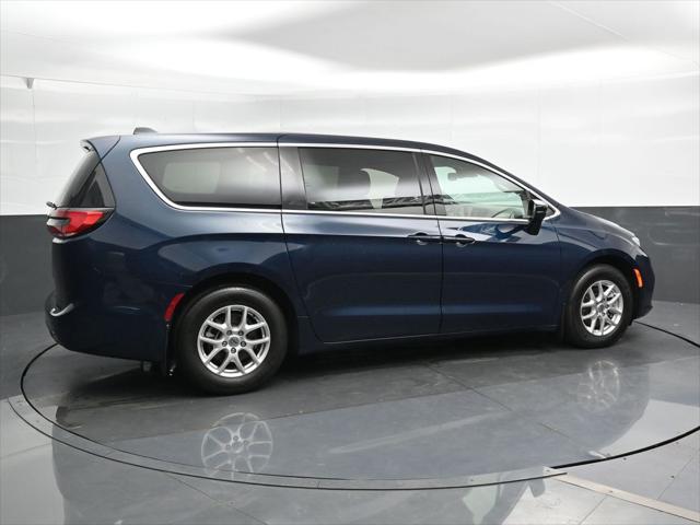 2025 Chrysler Pacifica PACIFICA SELECT