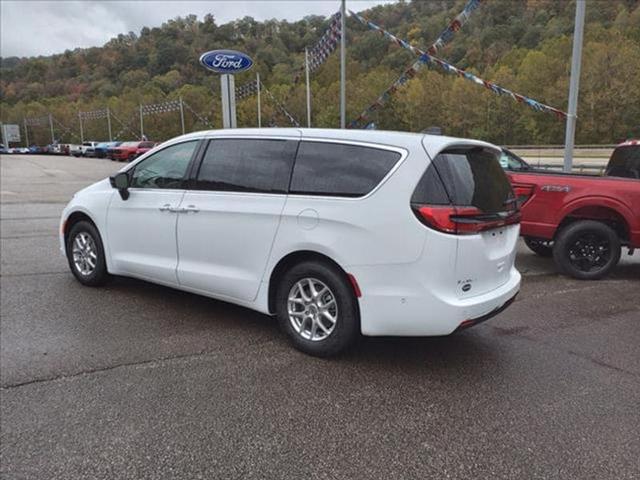 2025 Chrysler Pacifica PACIFICA SELECT