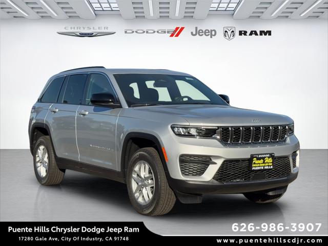 2025 Jeep Grand Cherokee GRAND CHEROKEE LAREDO X 4X4