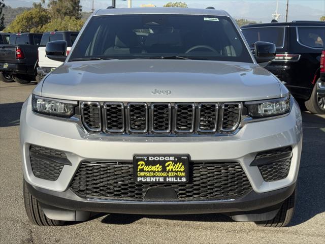 2025 Jeep Grand Cherokee GRAND CHEROKEE LAREDO X 4X4