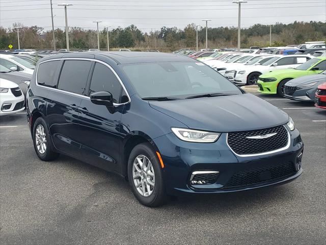 2025 Chrysler Pacifica PACIFICA SELECT