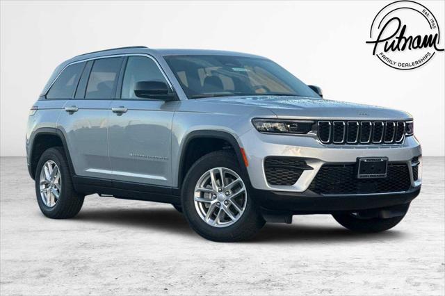 2025 Jeep Grand Cherokee GRAND CHEROKEE LAREDO X 4X4