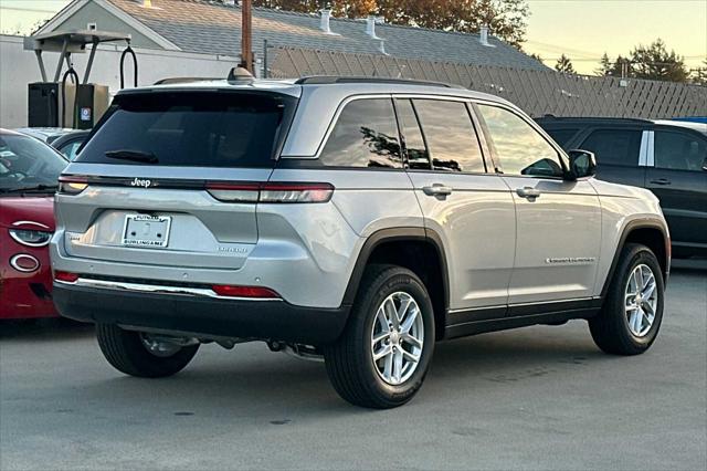 2025 Jeep Grand Cherokee GRAND CHEROKEE LAREDO X 4X4