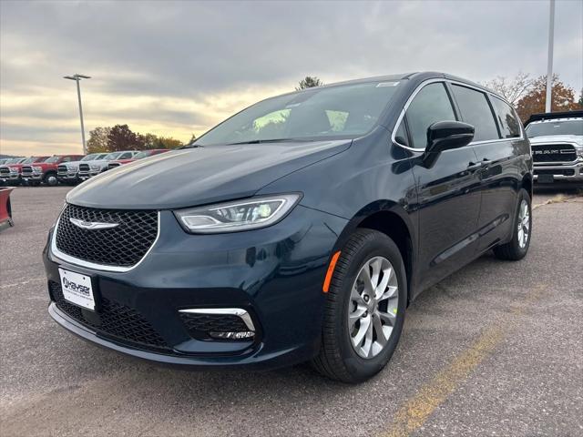 2025 Chrysler Pacifica PACIFICA SELECT AWD