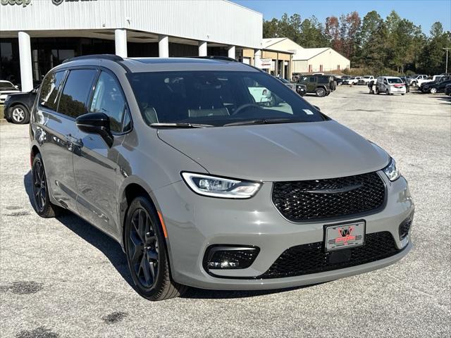 2025 Chrysler Pacifica PACIFICA LIMITED