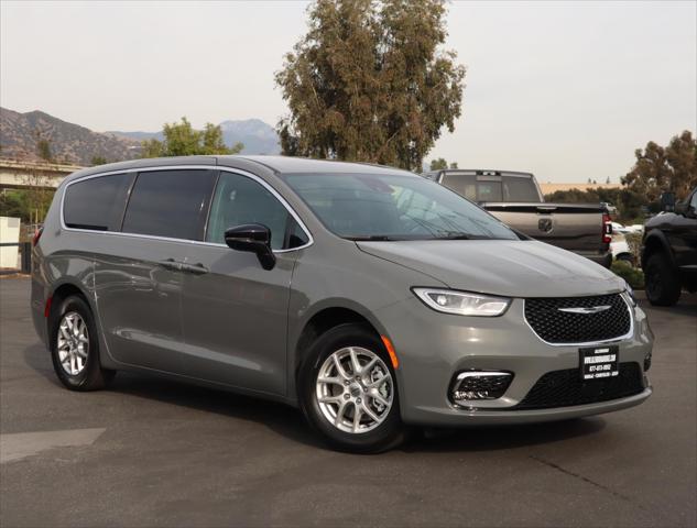 2025 Chrysler Pacifica PACIFICA SELECT