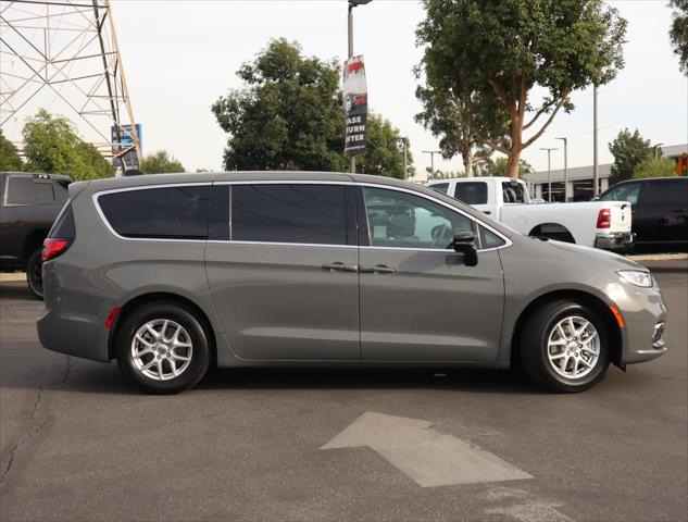 2025 Chrysler Pacifica PACIFICA SELECT