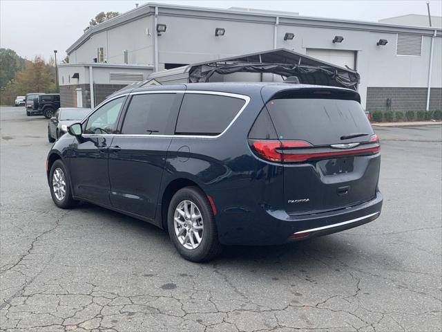 2025 Chrysler Pacifica PACIFICA SELECT