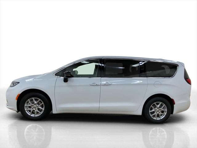 2025 Chrysler Pacifica PACIFICA SELECT