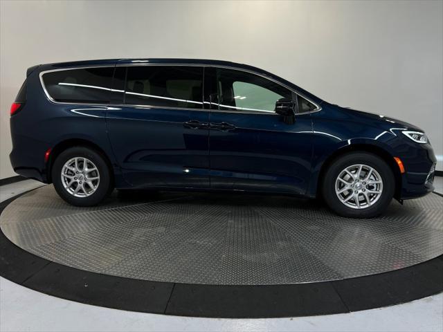 2025 Chrysler Pacifica PACIFICA SELECT