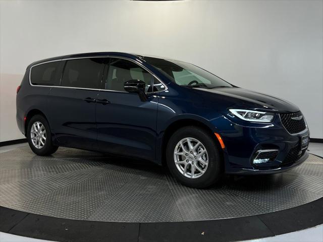 2025 Chrysler Pacifica PACIFICA SELECT