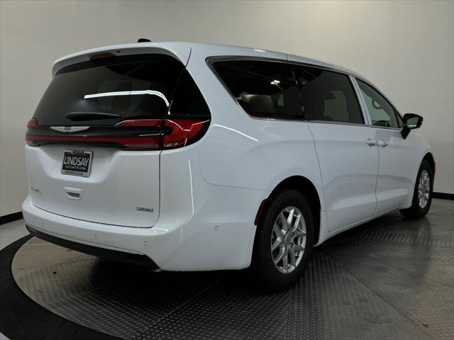 2025 Chrysler Pacifica PACIFICA SELECT