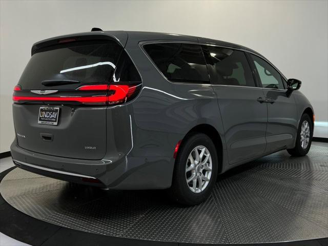 2025 Chrysler Pacifica PACIFICA SELECT