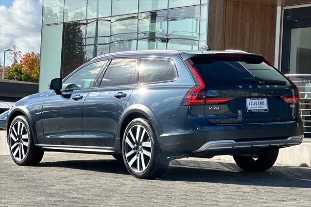 2025 Volvo V90 Cross Country Ultra, B6 AWD Gas (mild hybrid)