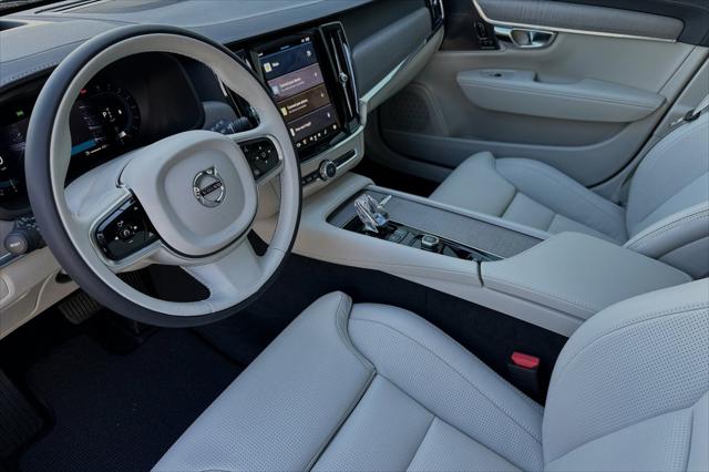 2025 Volvo V90 Cross Country Ultra, B6 AWD Gas (mild hybrid)