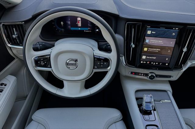 2025 Volvo V90 Cross Country Ultra, B6 AWD Gas (mild hybrid)