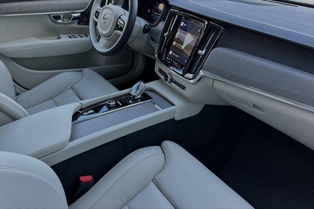 2025 Volvo V90 Cross Country Ultra, B6 AWD Gas (mild hybrid)