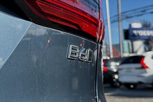 2025 Volvo V90 Cross Country Ultra, B6 AWD Gas (mild hybrid)