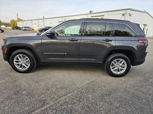 2025 Jeep Grand Cherokee GRAND CHEROKEE LAREDO X 4X4