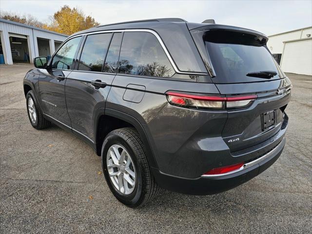 2025 Jeep Grand Cherokee GRAND CHEROKEE LAREDO X 4X4