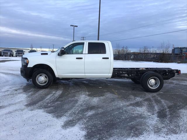 2024 RAM Ram 3500 Chassis Cab RAM 3500 TRADESMAN CREW CAB CHASSIS 4X4 60 CA